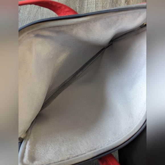 Cerro 14 inch Neoprene Laptop Carrying Case - Red - Picture 2 of 4
